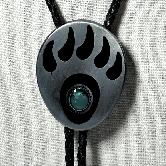 Southwestern Design Faux Turquoise Bear Claw Bolo Tie Silver Tone Black Enamel - Picture 2 of 9